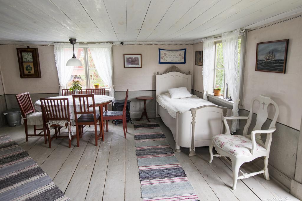 Thorstorps Gard B&B Сёдерчёпинг Экстерьер фото